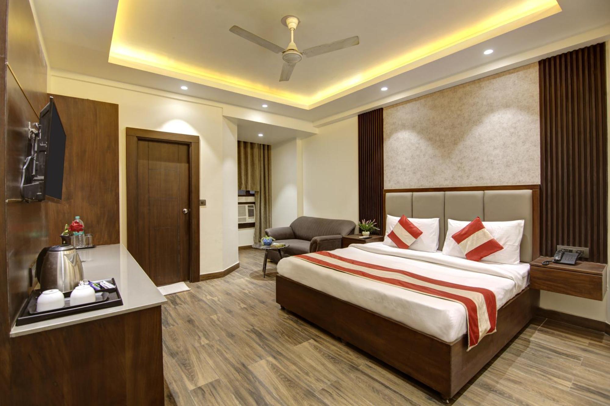 Hotel Kashish Plaza - 5 Mins From Metro Station Delhi Kültér fotó
