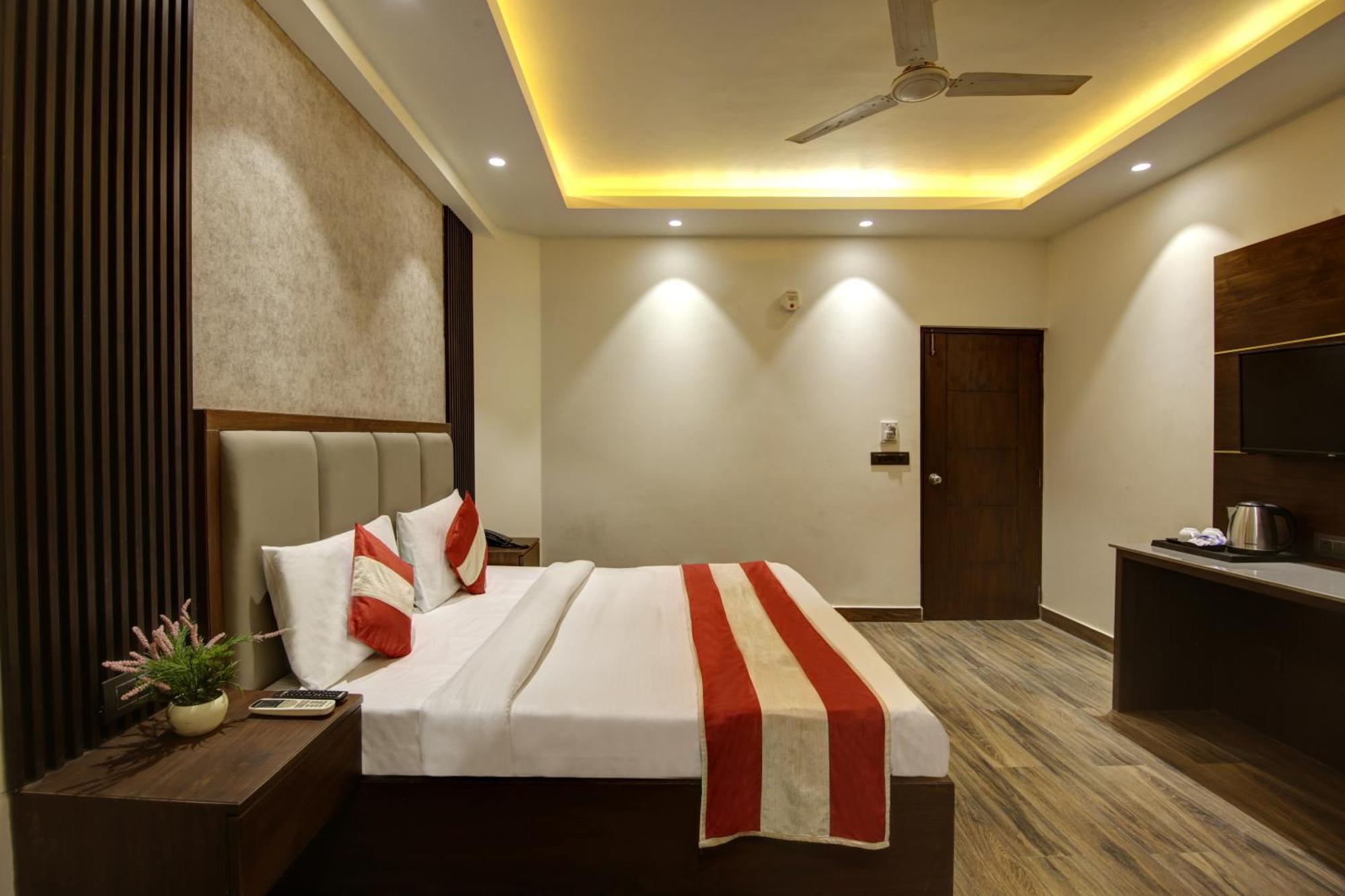 Hotel Kashish Plaza - 5 Mins From Metro Station Delhi Kültér fotó