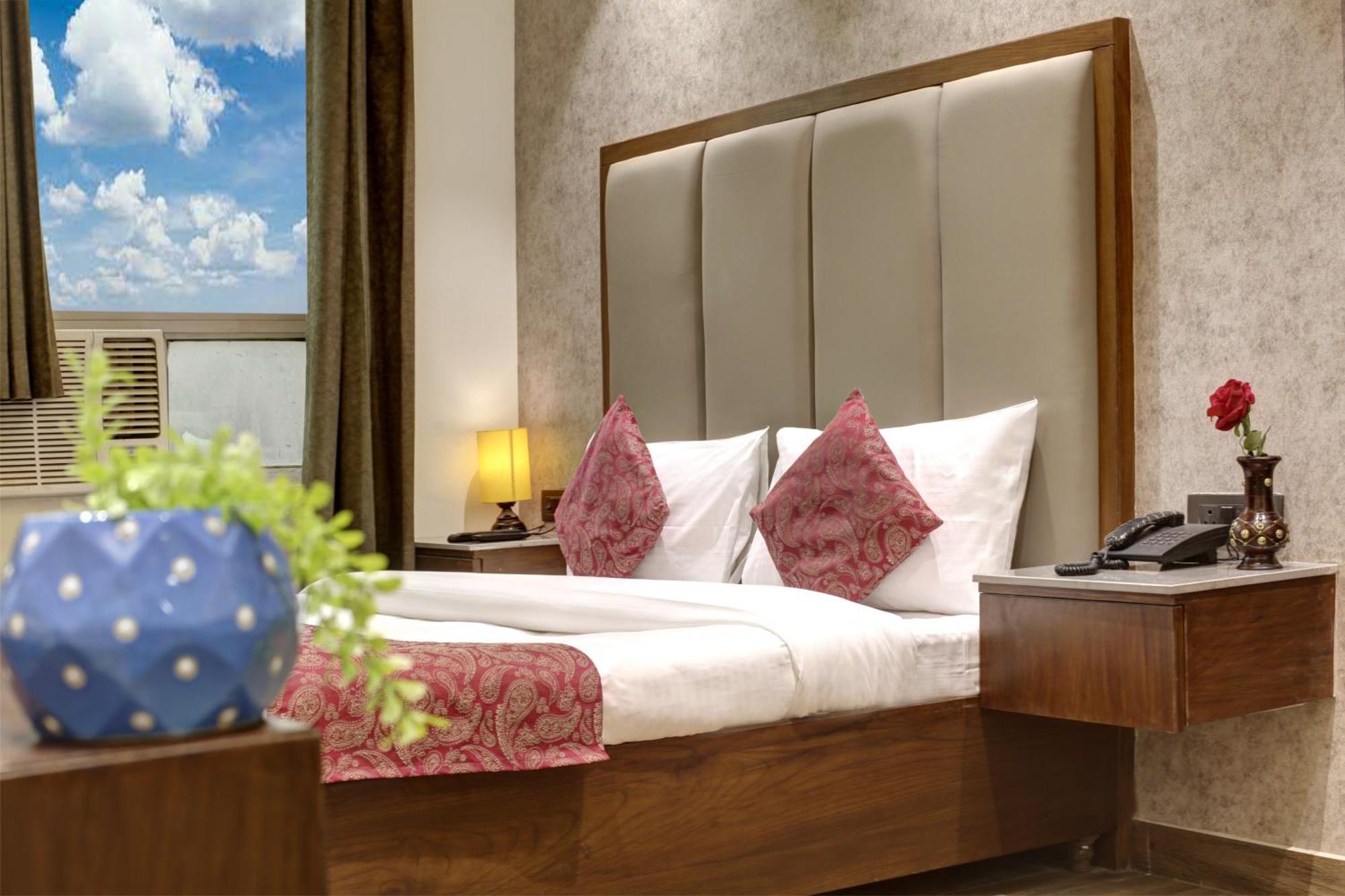 Hotel Kashish Plaza - 5 Mins From Metro Station Delhi Kültér fotó