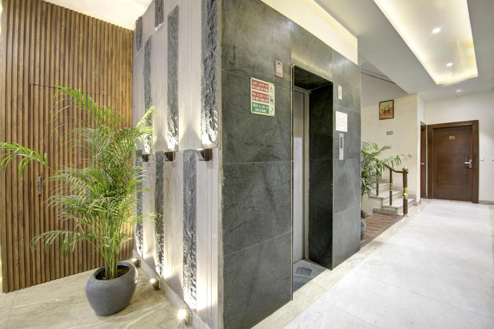 Hotel Kashish Plaza - 5 Mins From Metro Station Delhi Kültér fotó