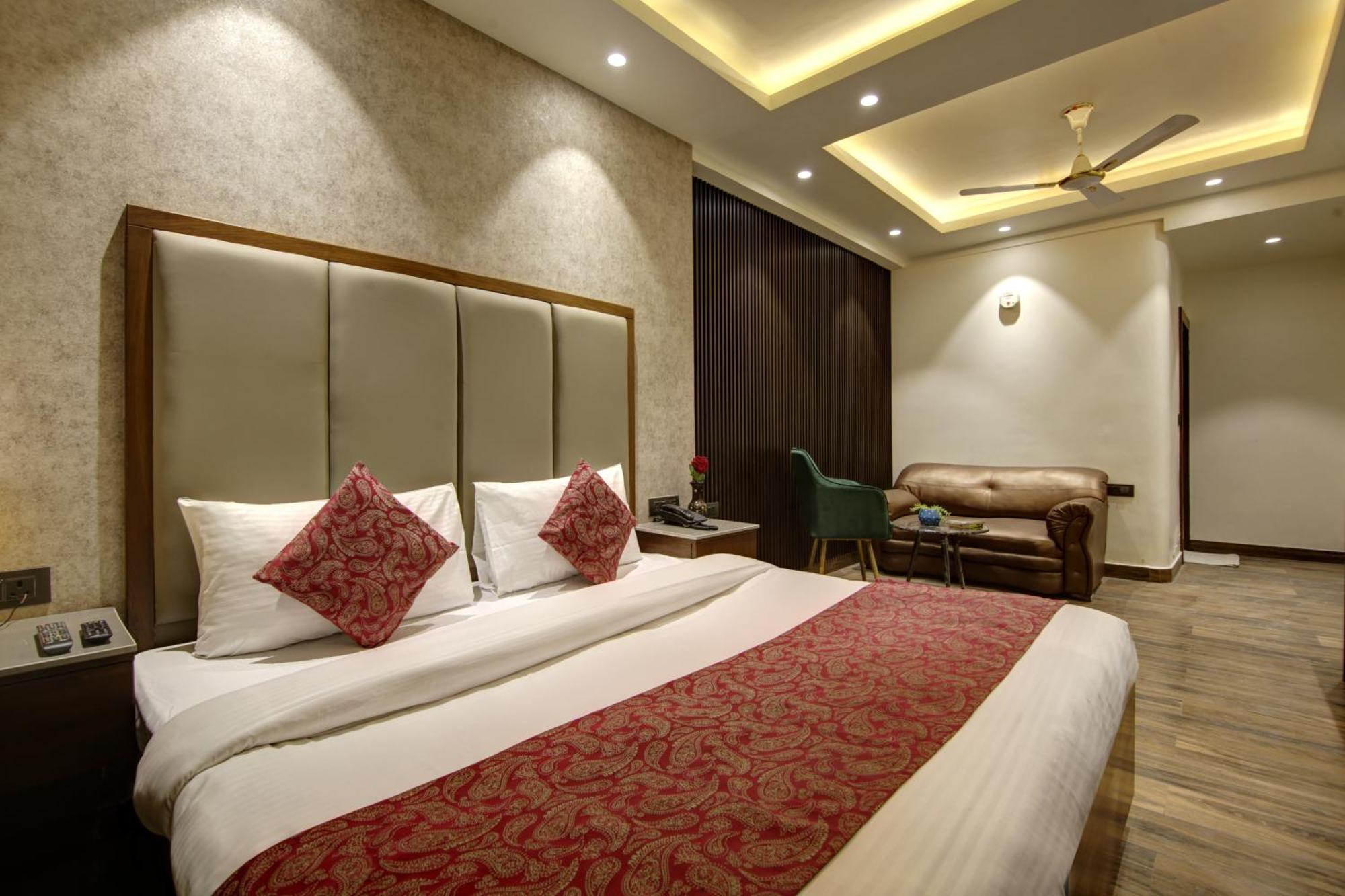 Hotel Kashish Plaza - 5 Mins From Metro Station Delhi Kültér fotó