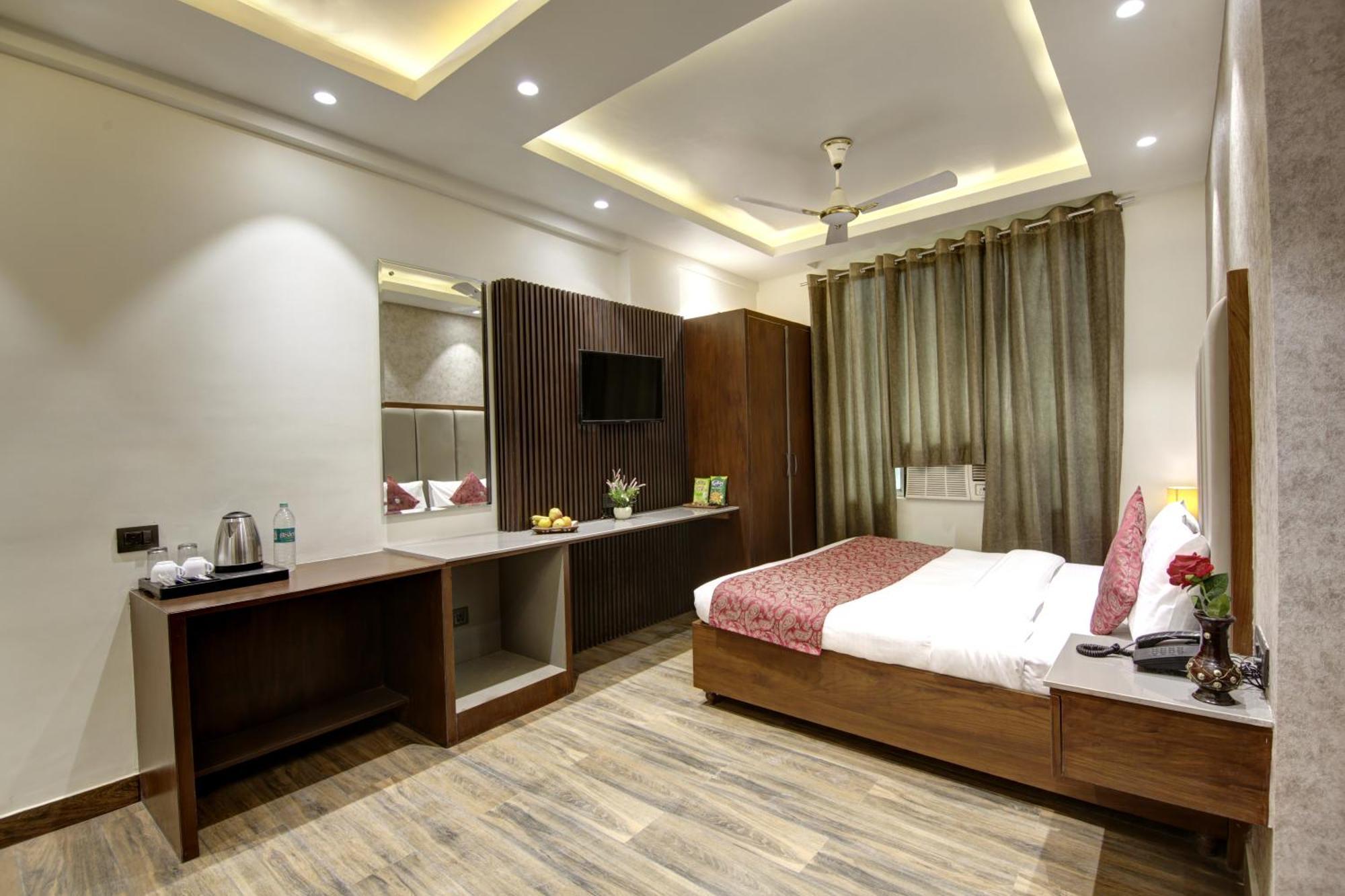 Hotel Kashish Plaza - 5 Mins From Metro Station Delhi Kültér fotó
