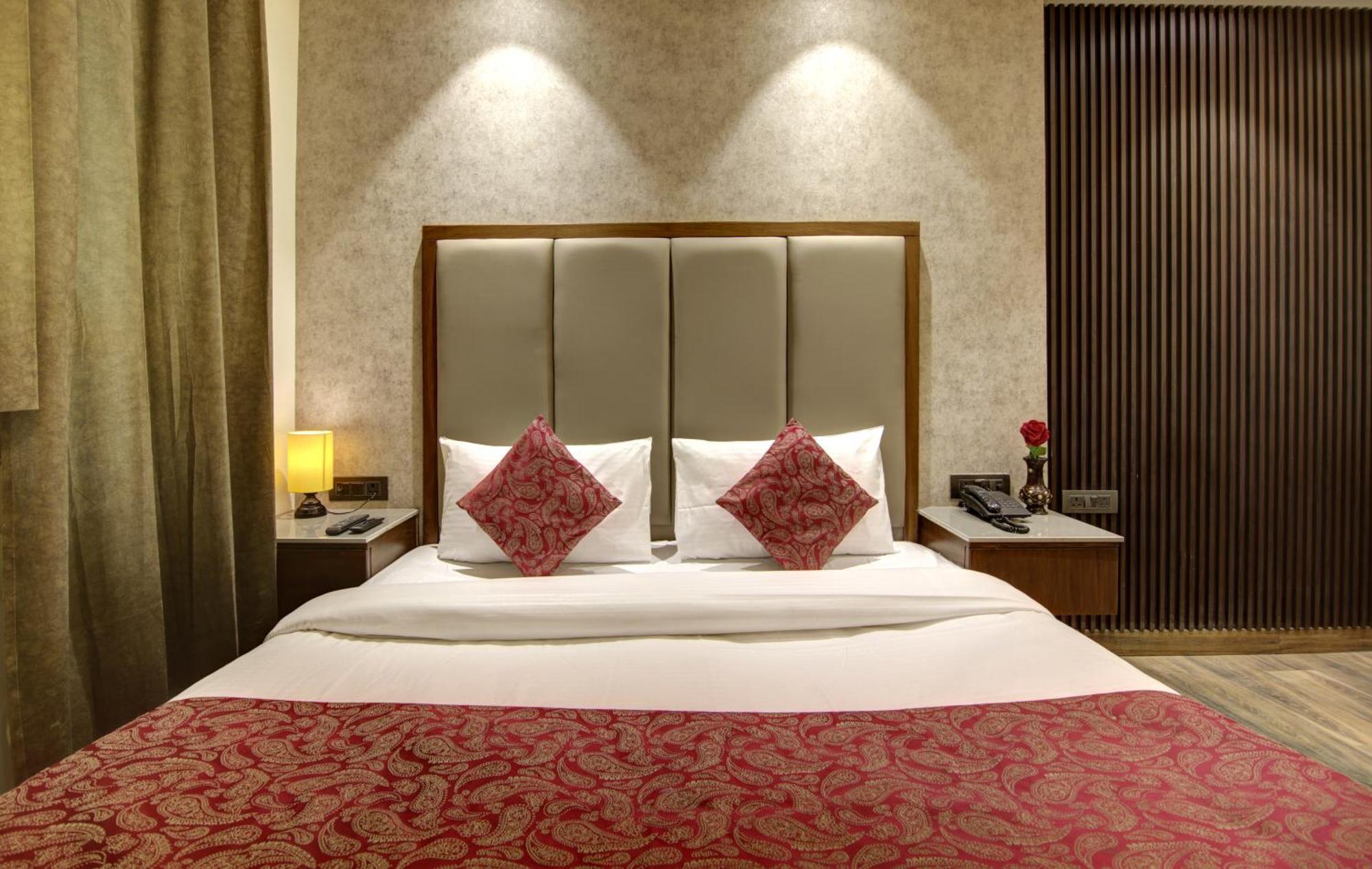Hotel Kashish Plaza - 5 Mins From Metro Station Delhi Kültér fotó