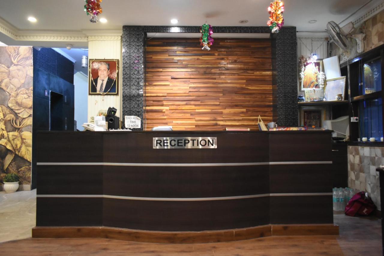 Hotel Kashish Plaza - 5 Mins From Metro Station Delhi Kültér fotó