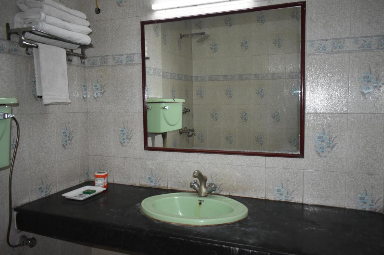 Hotel Kashish Plaza - 5 Mins From Metro Station Delhi Kültér fotó