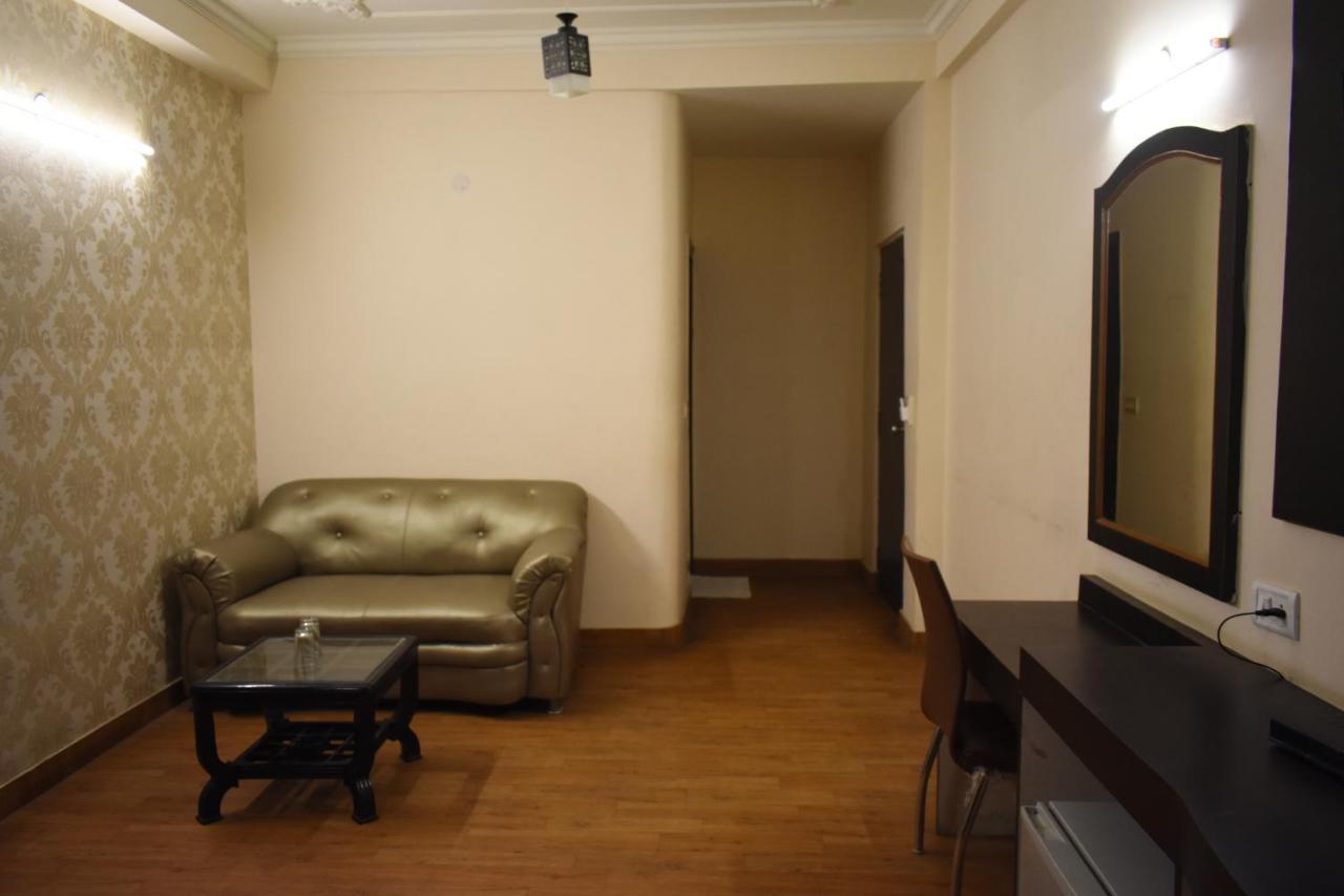 Hotel Kashish Plaza - 5 Mins From Metro Station Delhi Kültér fotó