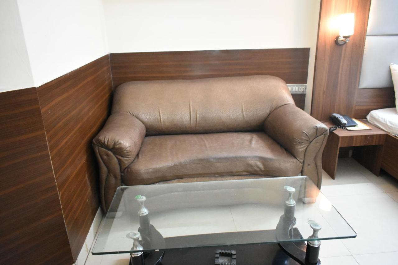 Hotel Kashish Plaza - 5 Mins From Metro Station Delhi Kültér fotó