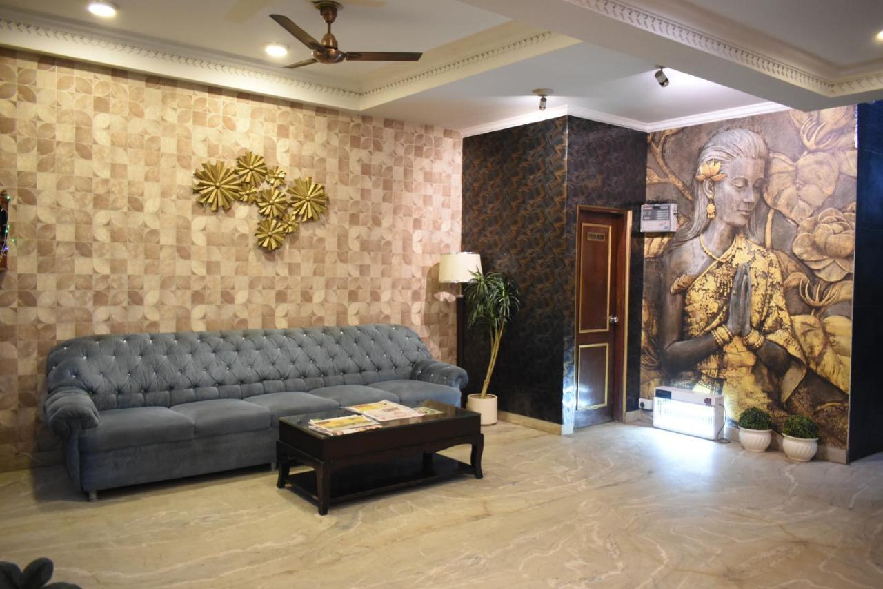 Hotel Kashish Plaza - 5 Mins From Metro Station Delhi Kültér fotó